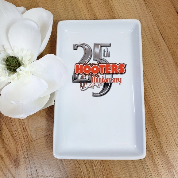 Hooters 25th Anniversary Owl Serving Dish/Plate - Picture 2 of 5